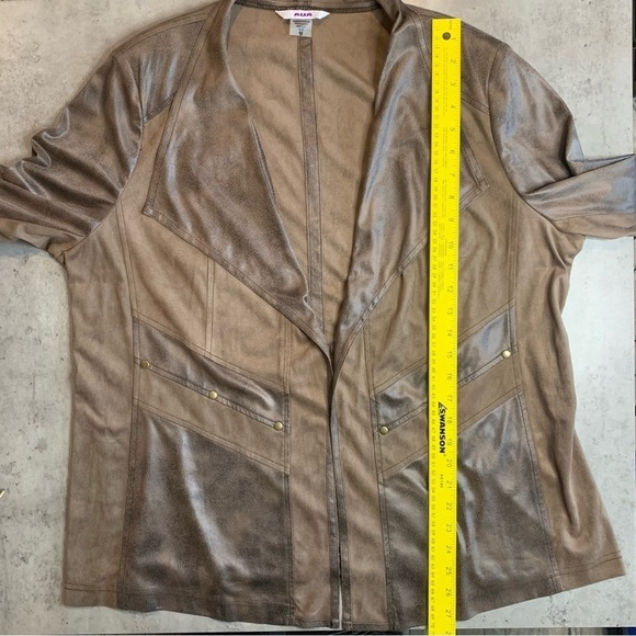 Alia Two Tone Faux Suede Open Blazer with Shoulder Pads, Size 18 - Picture 5 of 6